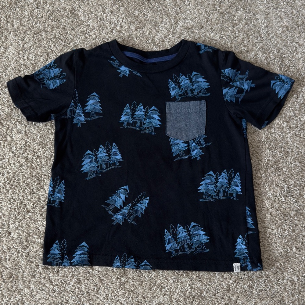 Sovereign Code Boys black short sleeve pocket T-shirt tee Size 5